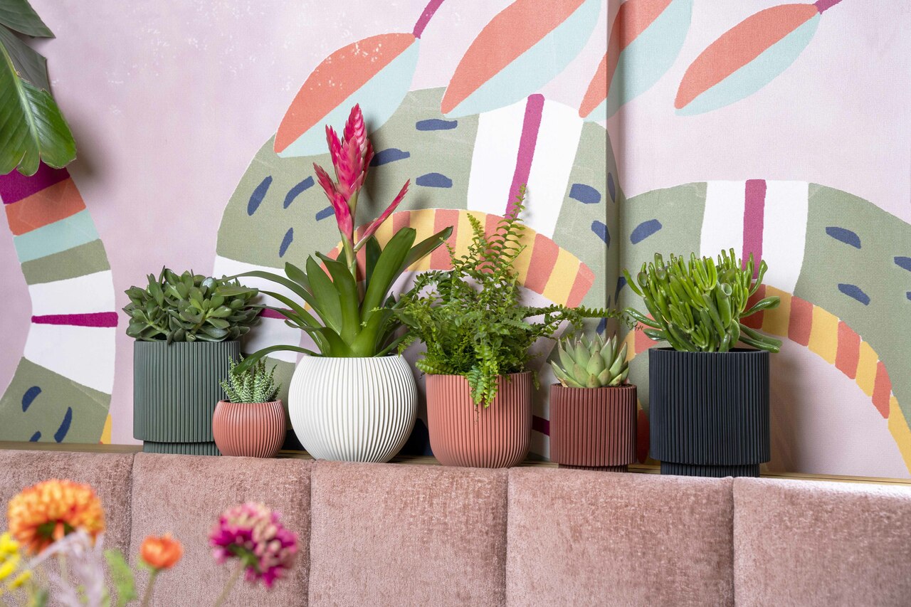 Vase Cylinder Groove Black