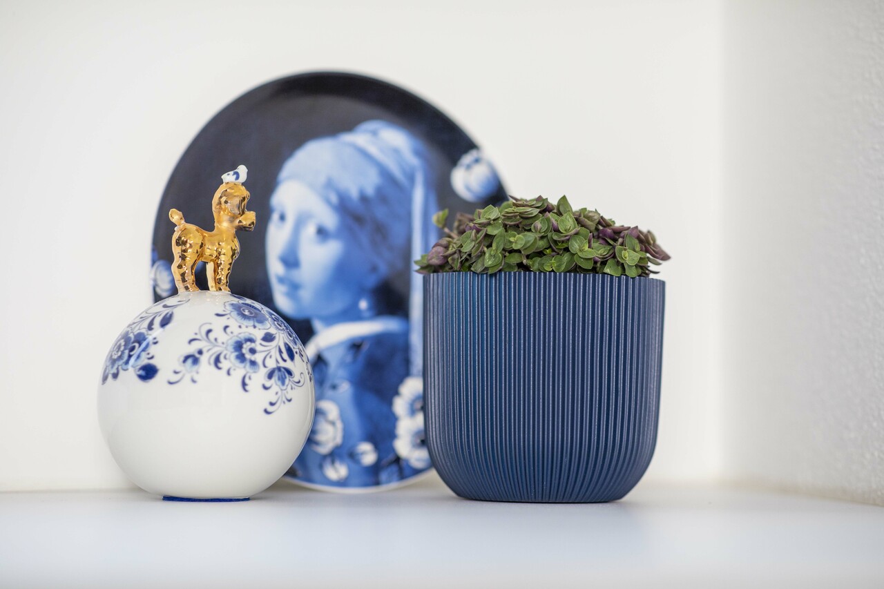 Planter Ball Groove Dark Blue