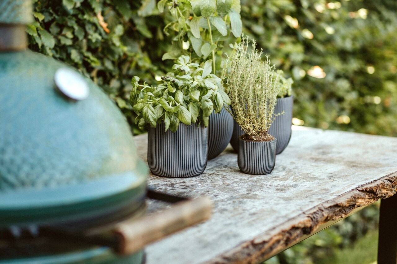 Planter Ball Groove Anthracite