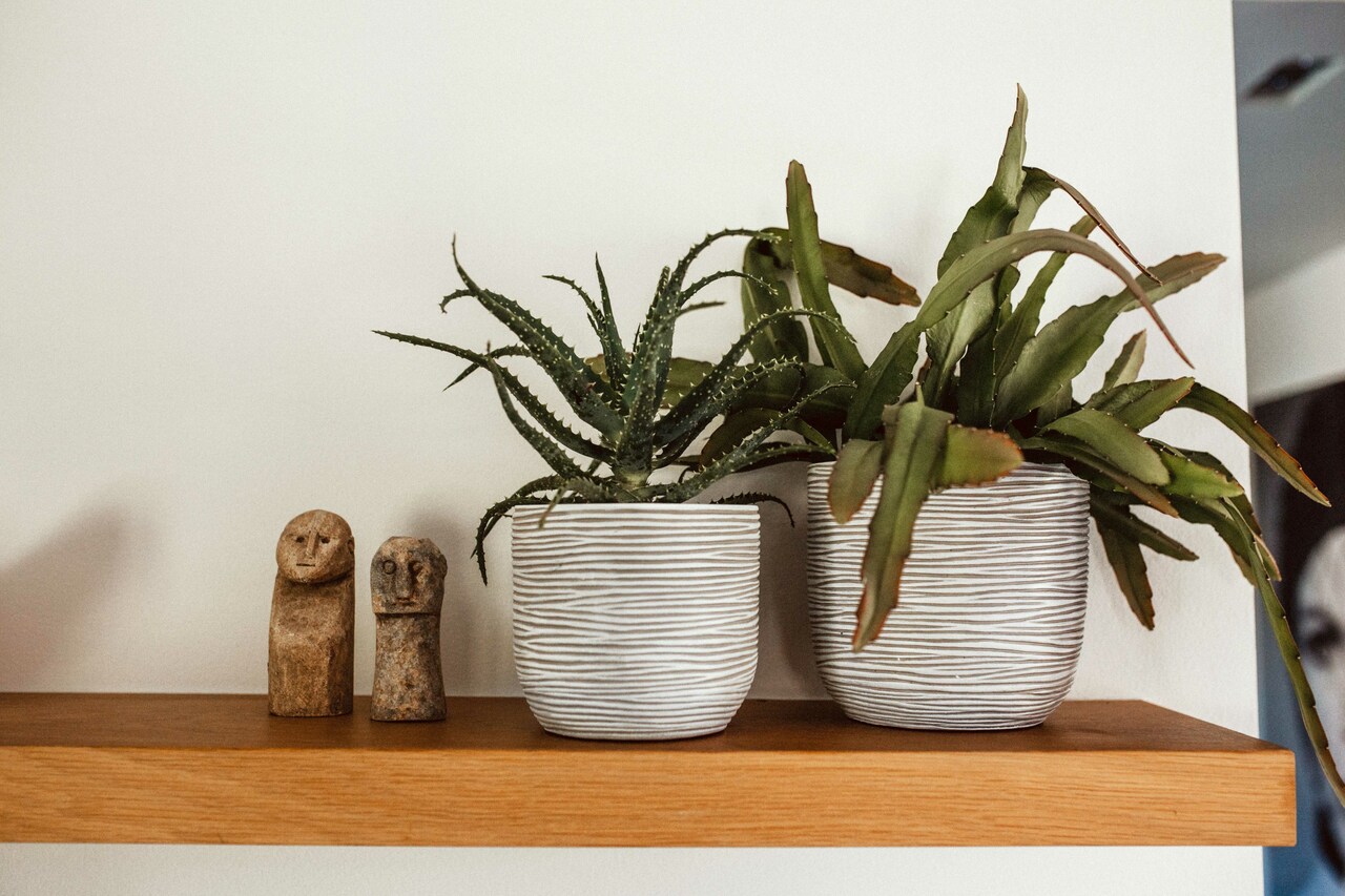 Planter Ball Rib Ivory