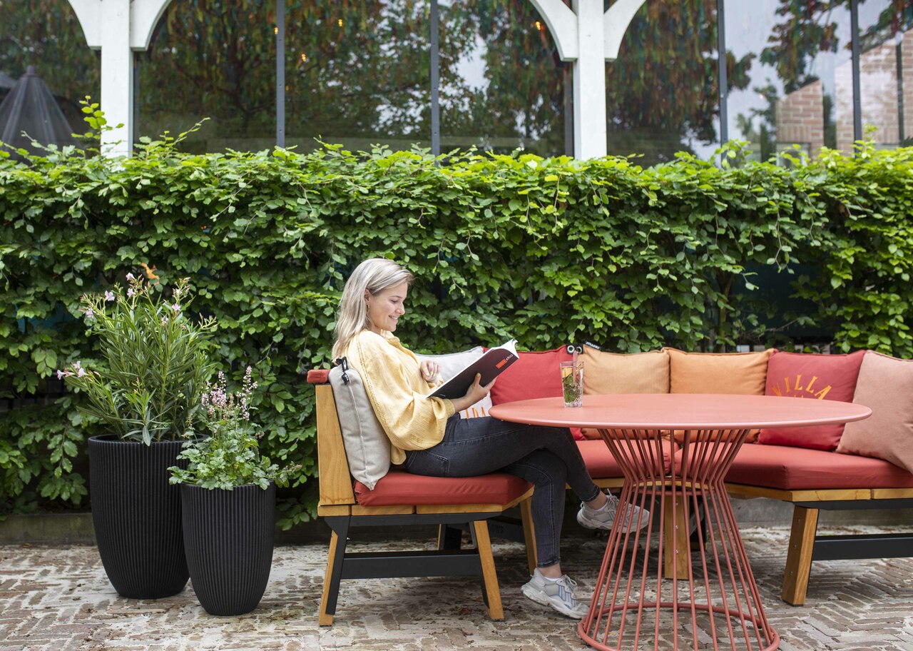 Vase Elegant Low Groove NL Black