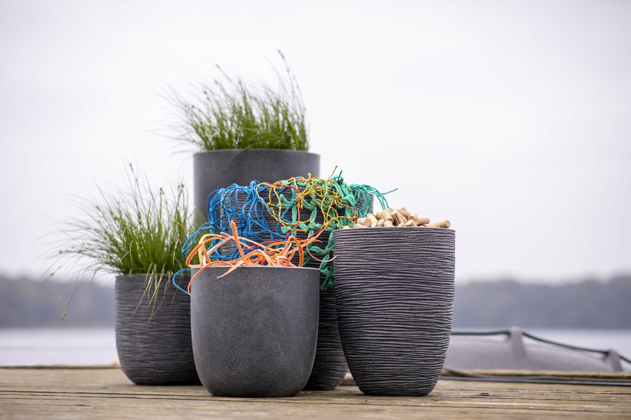 Vase Elegant Low Cork Rib NL Terrazzo Grey