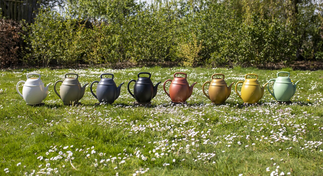 Watering Can Chai Old Green