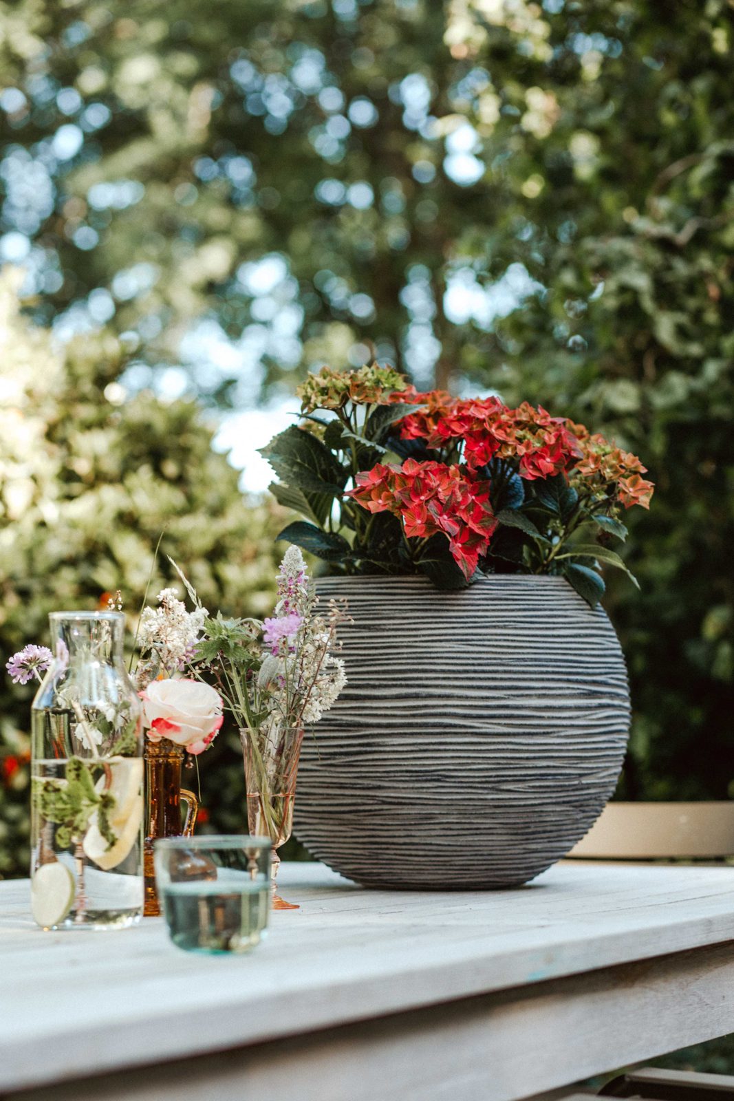 Vase ball Rib Anthracite Vase ball Rib Anthracite