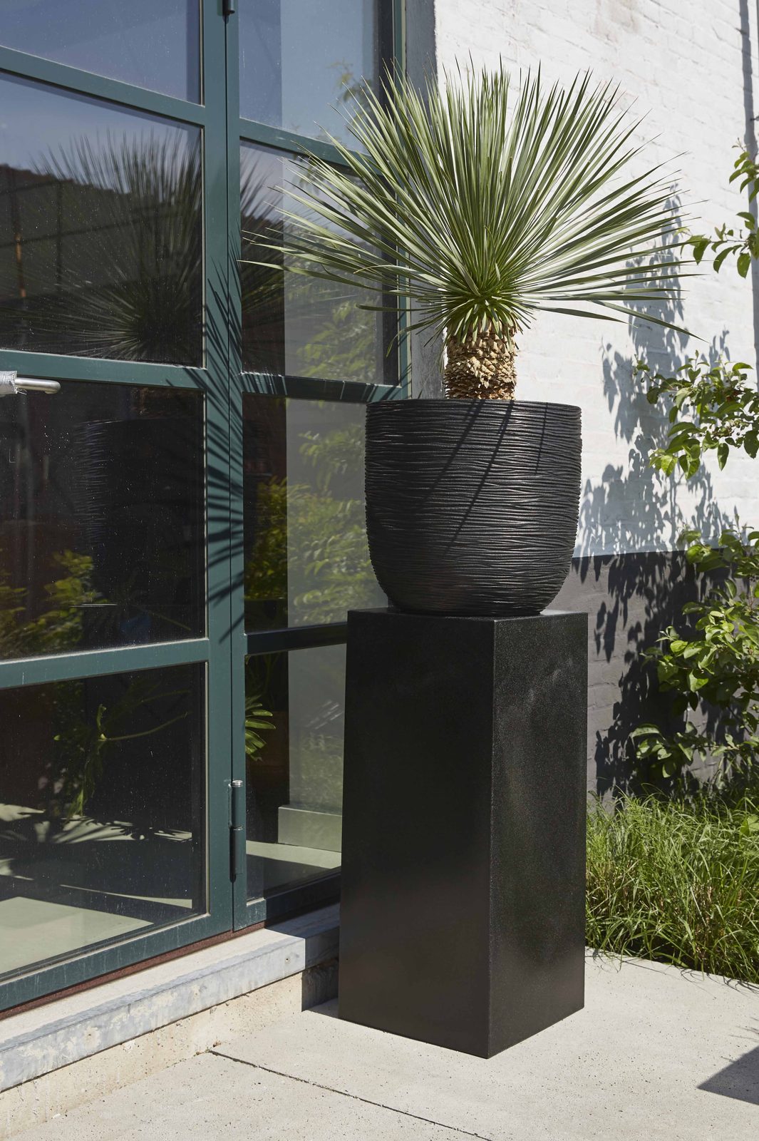 Pillar Smooth Black